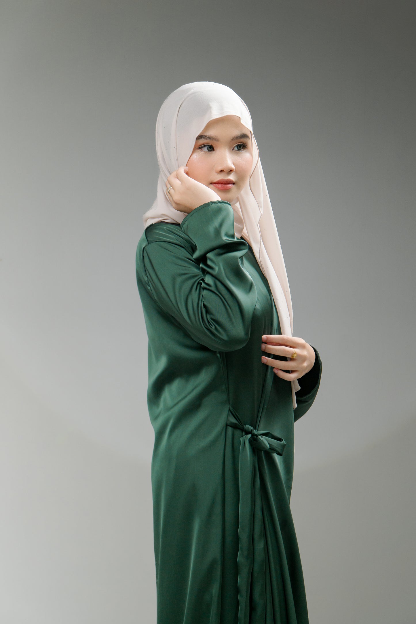 Mardhiya Dress in Emerald Green