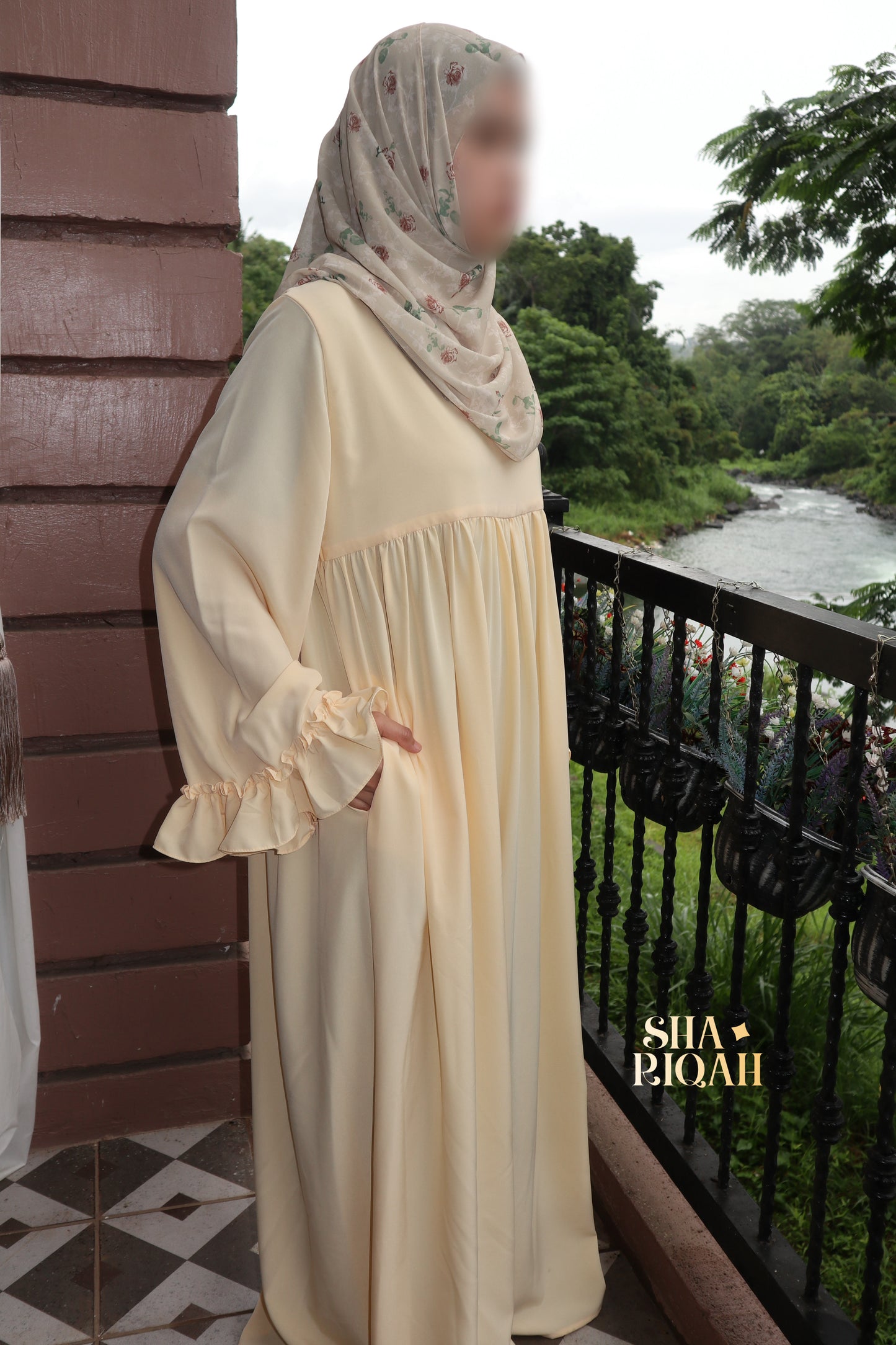 Warda Abaya