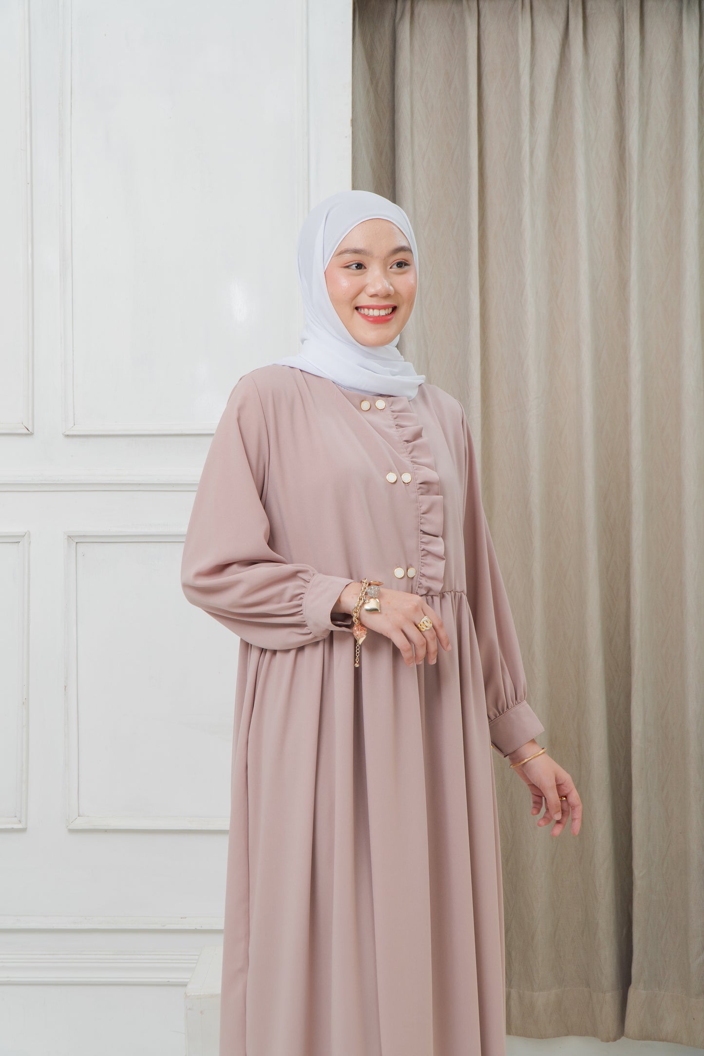 Laila Dress in Taupe