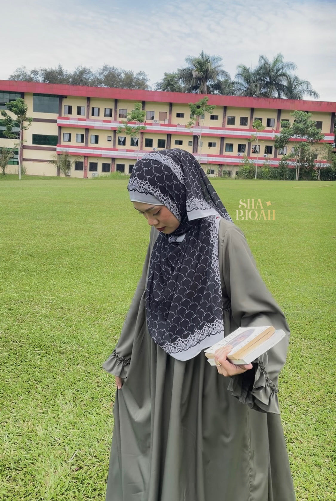Warda Abaya
