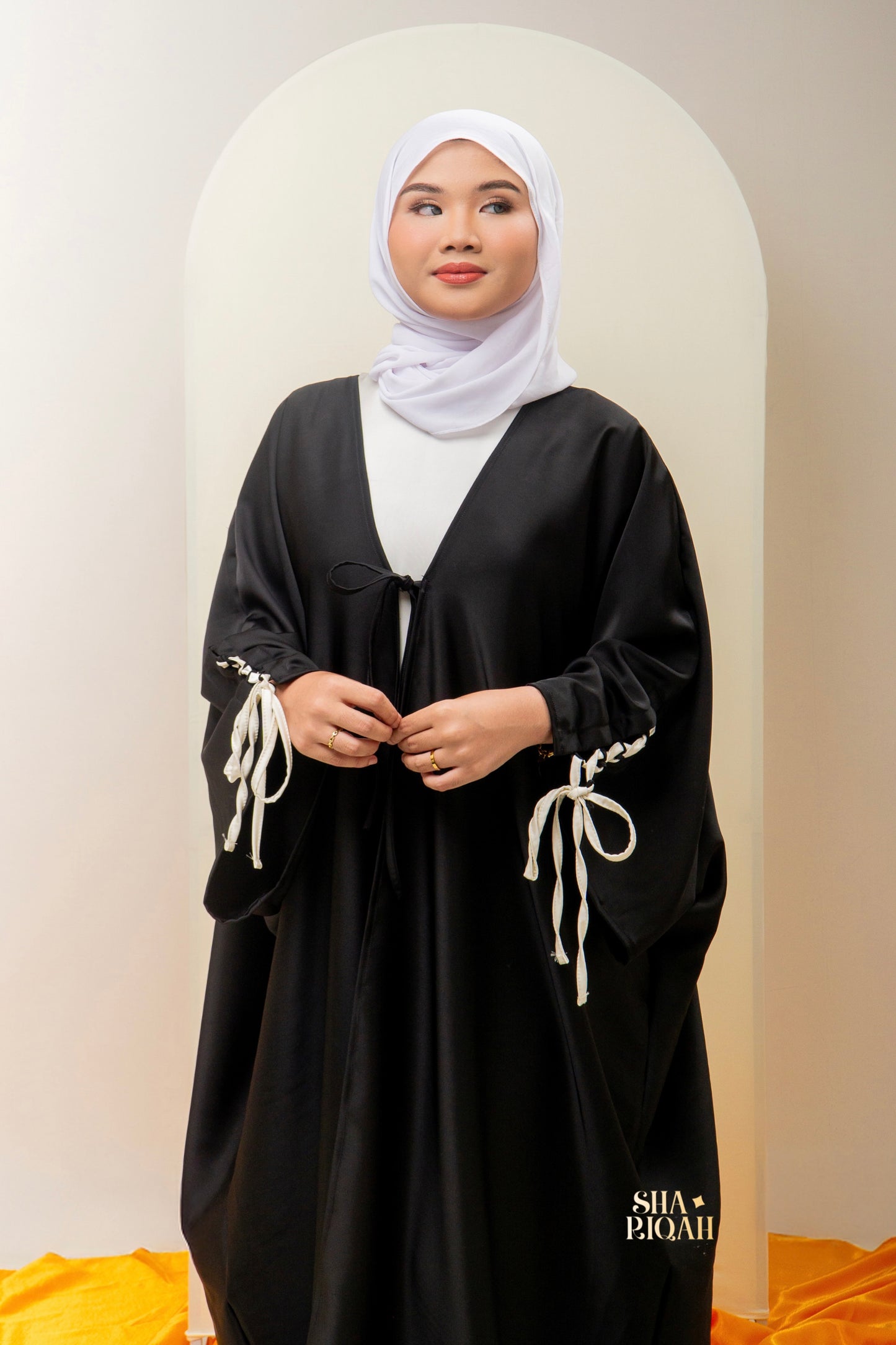 Aniqa 2-piece Abaya in Black