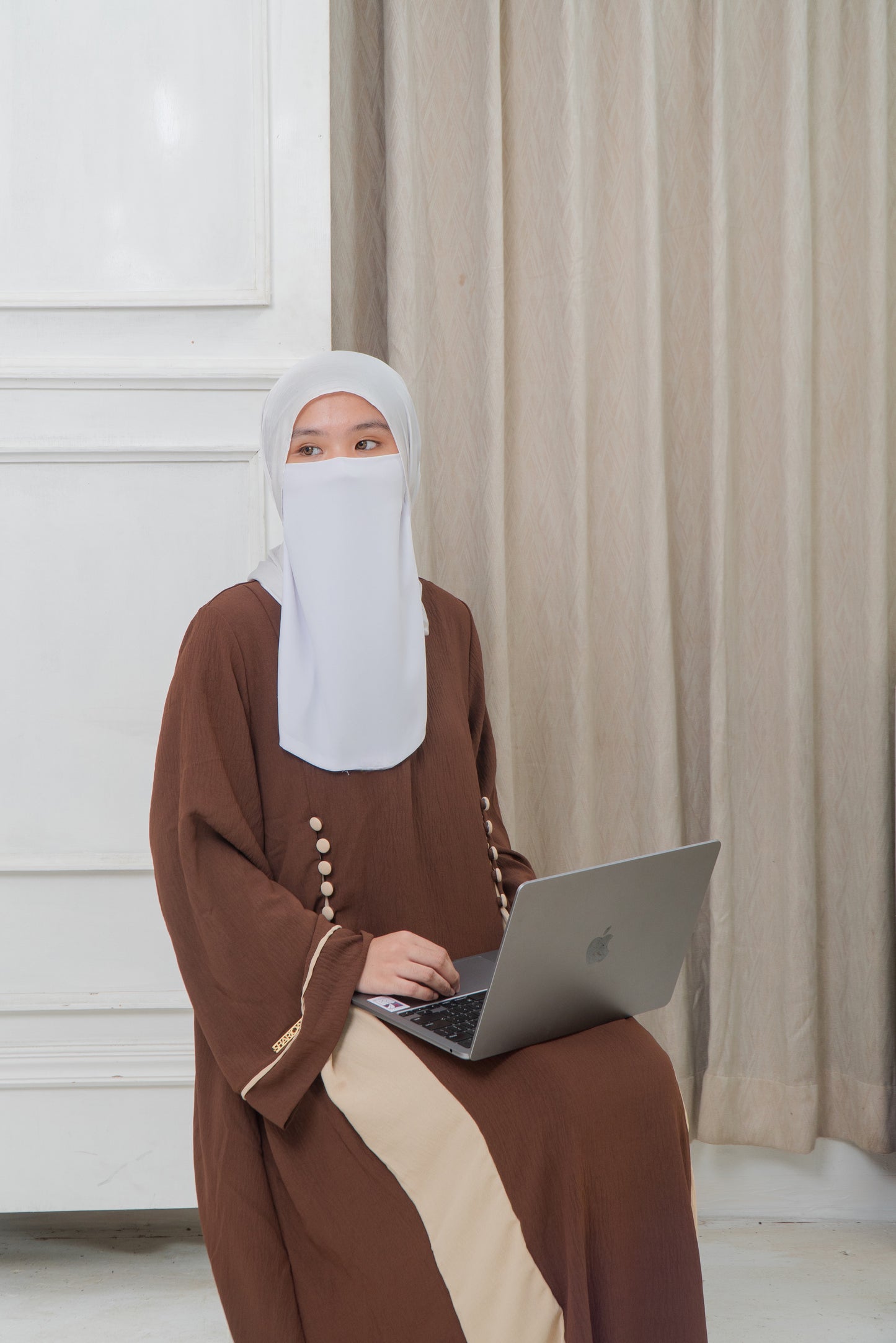 Wafia Abaya in Chocolate Brown