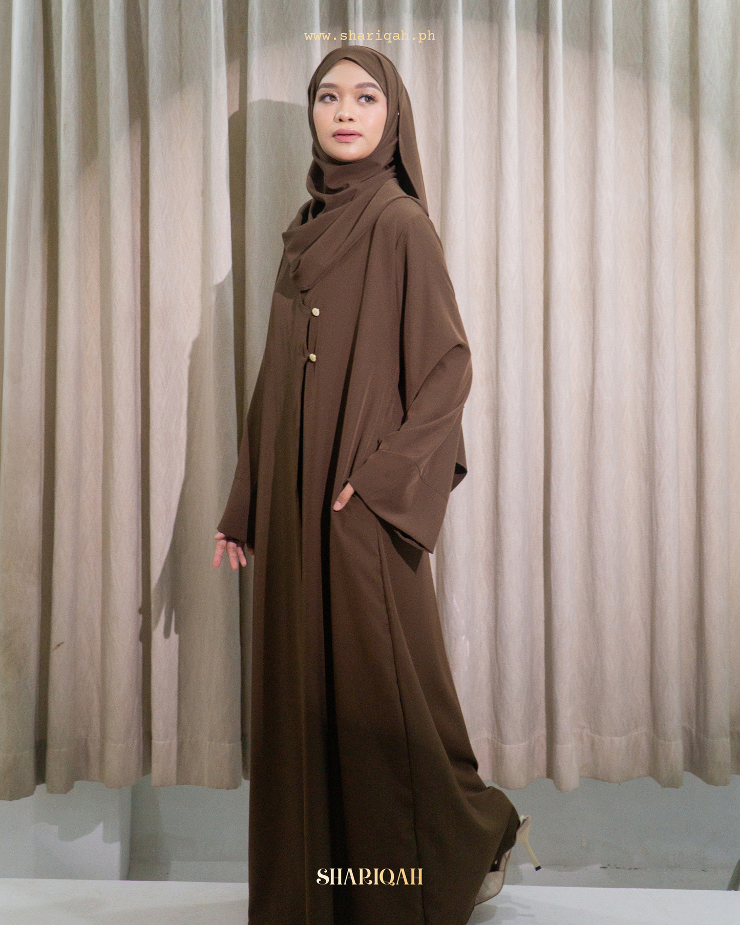 Hadi Abaya with shawl